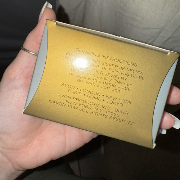 Avon Gold Abstract Star Brooch/Pin - Picture 5 of 6